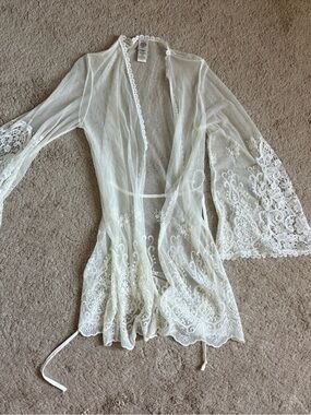 In Bloom by Jonquil – Vintage Crochet Lace Mesh Robe